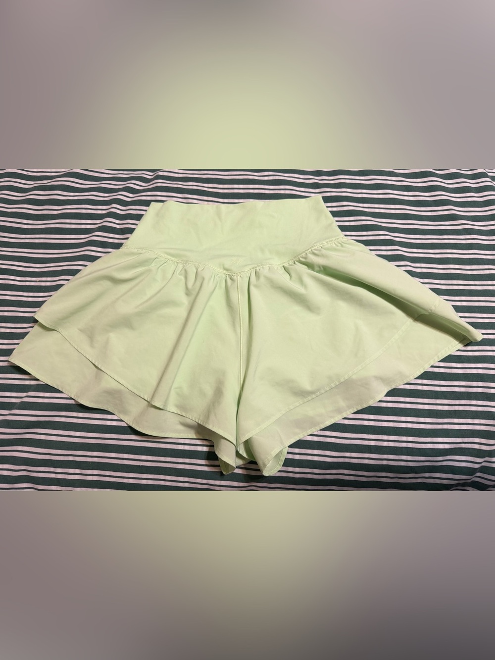 aerie pistachio flirty shorts